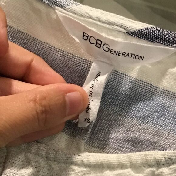 Bcbgeneration XS Poncho style top, EUC - Picture 2 of 5